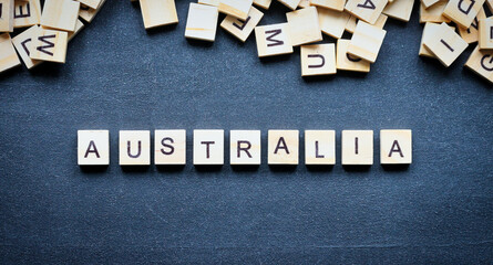 Holzbuchstaben auf Tafel, Australia