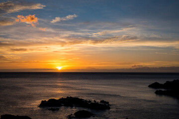 Fototapeta na wymiar Meer Landschaft am frühen Morgen bei Sonnenaufgang