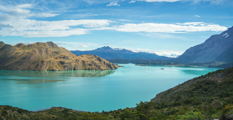 Fototapeta na wymiar view of the lake in National Park Torres del Paine