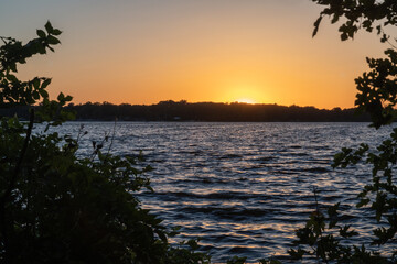 Fototapeta na wymiar Sunset / sunrise over lake
