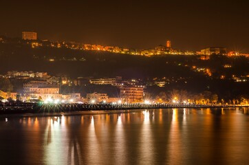 Fototapeta na wymiar View of Vasto from the beach at night (Abruzzo - Italy)