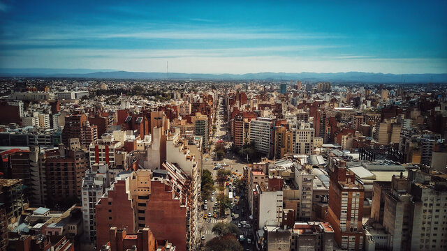 fotos a&eacute;reas tomadas desde un drone de la ciudad de C&oacute;rdoba capital, Argentina.