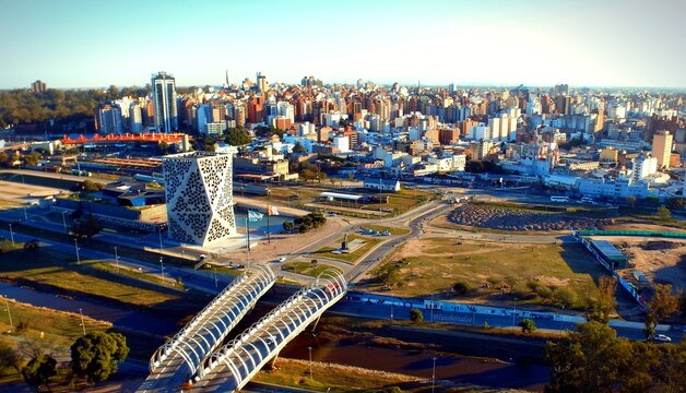 fotos a&eacute;reas tomadas desde un drone de la ciudad de C&oacute;rdoba capital, Argentina.