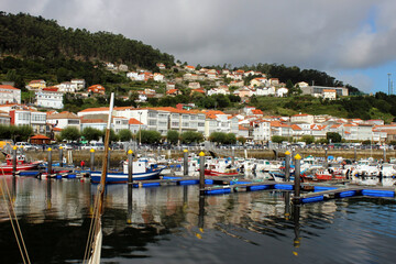 Panoramic view of the town of Muros (A Coruña), from its port.