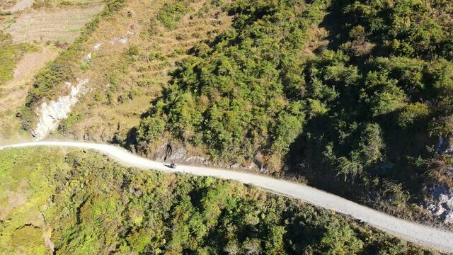 viajando por carretera en moto - andes Per&uacute;