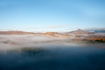 Fototapeta na wymiar Niebla en el valle