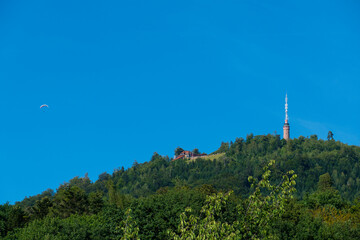 Blick auf den historischen Turm auf dem Merkur in Baden-Baden