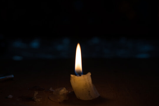 velas  fondo negro.