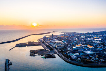冬の銚子港の日の出（千葉県銚子市）
