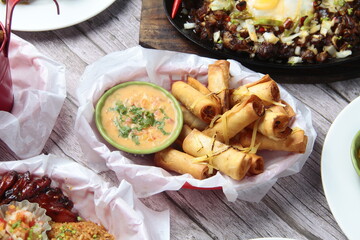 Freshly cooked Filipino food called Lumpiang Shanghai