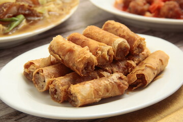 Freshly cooked Filipino food called Lumpiang Shanghai