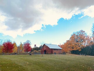 red barn in autumn