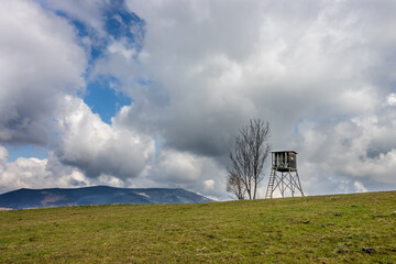 Ambona myśliwska w górach