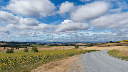 La Limagne. Paysage de campagne, collines et plaines au centre de l'Auvergne autour de l'allier et...