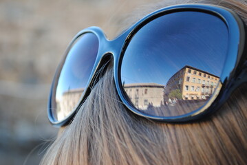 Reflet architecture dans des lunettes de soleil