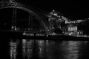 A bridge of Porto during the night