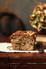 Dinkelkuchen mit Haselnüssen