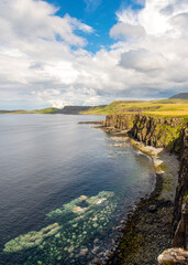 Obraz premium Rugged and dramatic rocky Bornisetiaig Skye coastline 