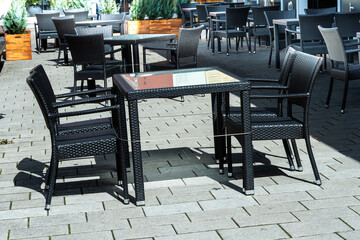 Außengastronomie ohne Menschen