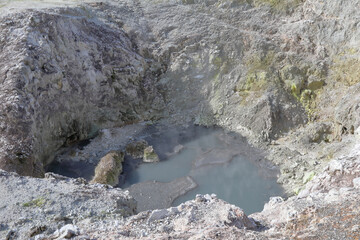 Wai-O-Tapu Thermalwunderland - Rua Whanariki Schwefelkrater / Wai-O-Tapu Thermal Wonderland - Rua Whanariki Sulphur crater /