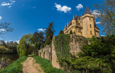 Saint Léon sur Vézère (Dordogne, France) - Vue panoramique du château de Clérans - 426769936