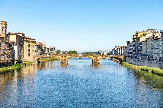 The Holy Trinity Bridge (Ponte Santa Trinita), spanning the river Arno, originally built in Renaissance style by Bartolomeo Ammannati in the 16th century, Florence, Tuscany, Italy 