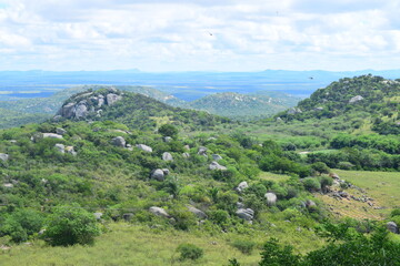 Monte em Monte das Gameleiras rodeadas de pedras