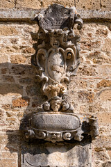 Brunnen in der Altstadt von Sorano in der Toskana in Italien 