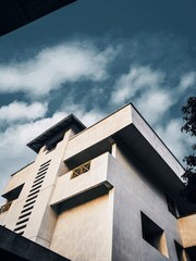 Building with edges