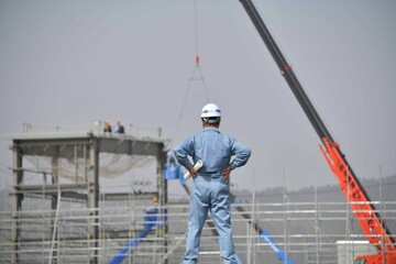 ビル・マンション工事の現場監督

