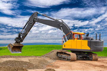 Bagger auf der Baustelle im Tiefbau