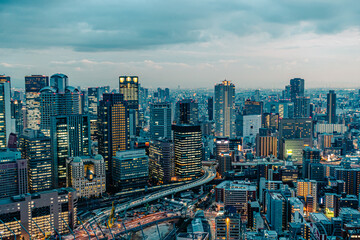 Fototapeta premium 大阪 都会 高層ビル