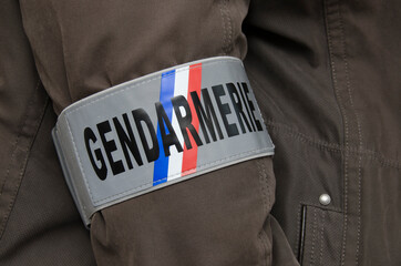 brassard de Gendarmerie porté sur un blouson - 426823310