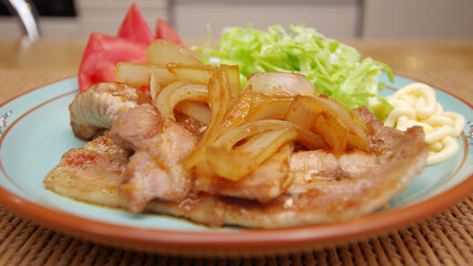 薄切り豚ロース肉の生姜焼き