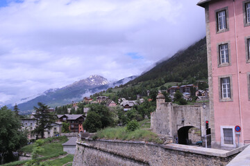 Fototapeta na wymiar castle in the mountains near Briançon