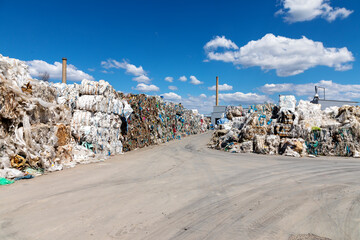 Bale of secondary raw materials