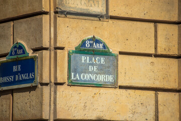 house sign Paris