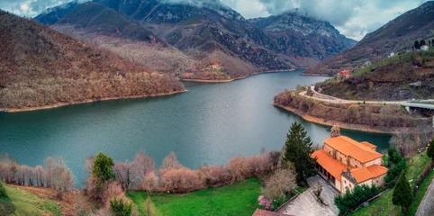 Fototapete Rund Naturpark Church of Santa María la Real de Tanes in Asturias.  © StockPhotoAstur