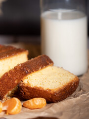 Bizcocho de naranja con leche