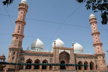 Fototapeta premium Bhopal, India - March 2021: Views of the Taj ul Masjid mosque in Bhopal on March 26, 2021 in Madhya Pradesh, India.