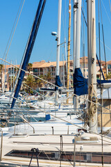 Obraz premium sailboats in a French Riviera marina