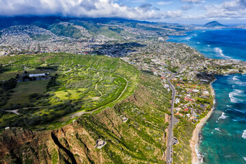Fototapeta na wymiar Road by the Diamond Head Mountain and Honolulu suburbs, Oahu Hawaii