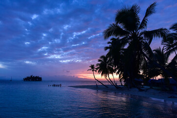 Fototapeta na wymiar Sunset in San Blas, Panama