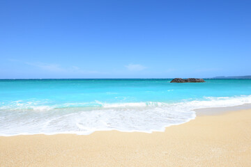 沖縄の青い海