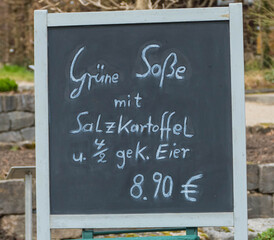 Tafel Gr&uuml;ne So&szlig;e mit Salzkartoffeln und Eiern Frankfurter Spezialit&auml;t 