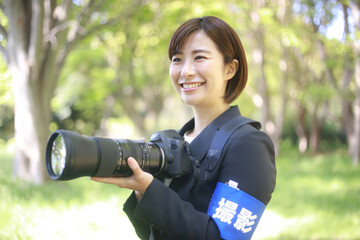 女性カメラマン　イメージ