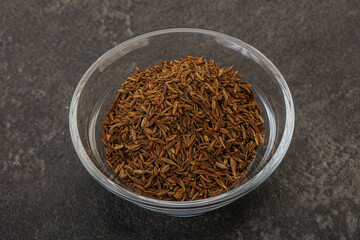 Dry zeera seeds in the bowl