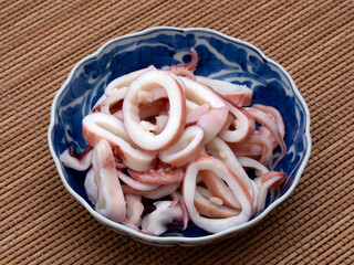 茹でイカ