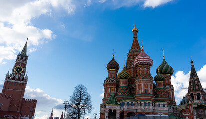 Obraz premium hoto The Moscow Kremlin and St. Basil's Cathedral