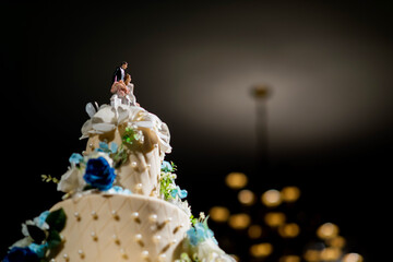 wedding doll cake, love couple, teddy bear on wedding cake